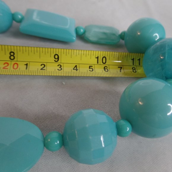 Chunky Turquoise Colored Lucite Necklace - Picture 12 of 12